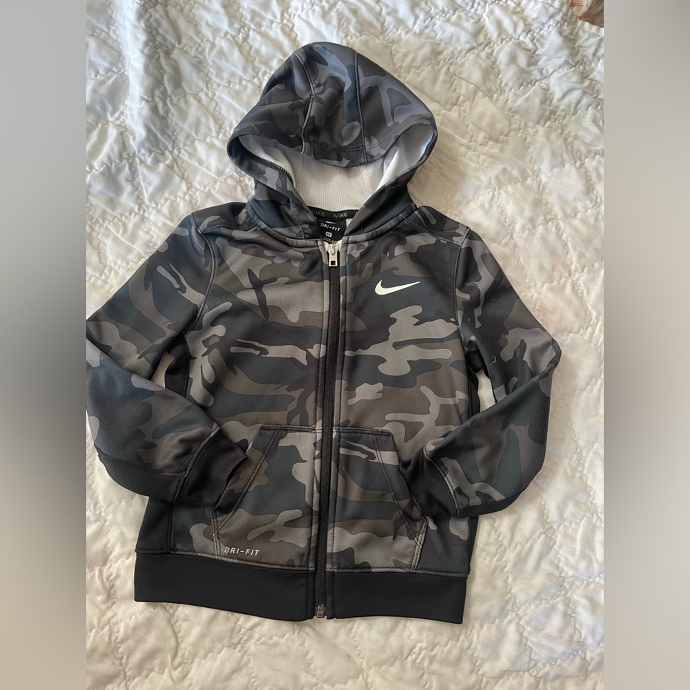 Nike Dry Fit Camo jacket